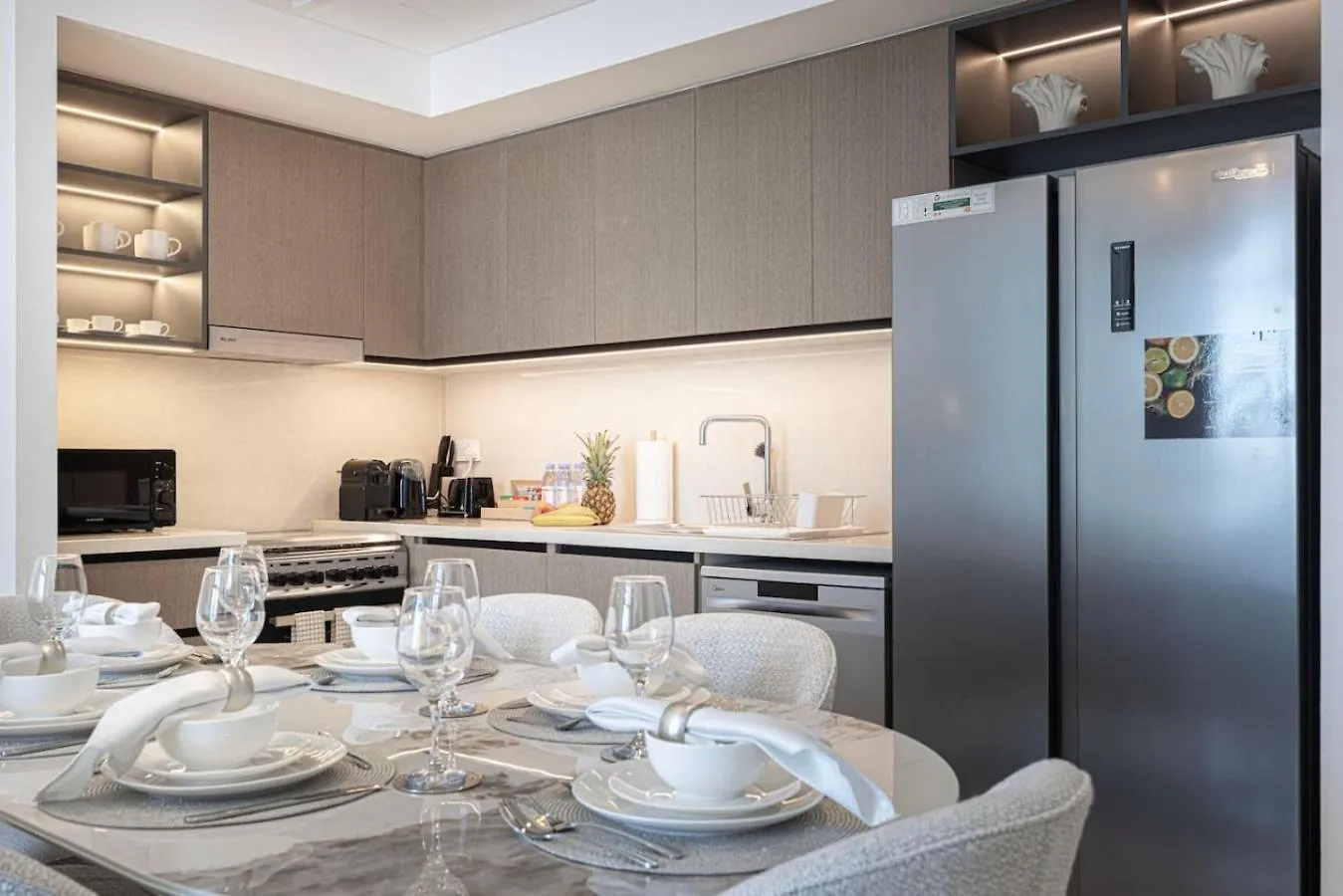 Modern Comfort - Views In Prime Downtown - 2Br 6 Guests Dubai