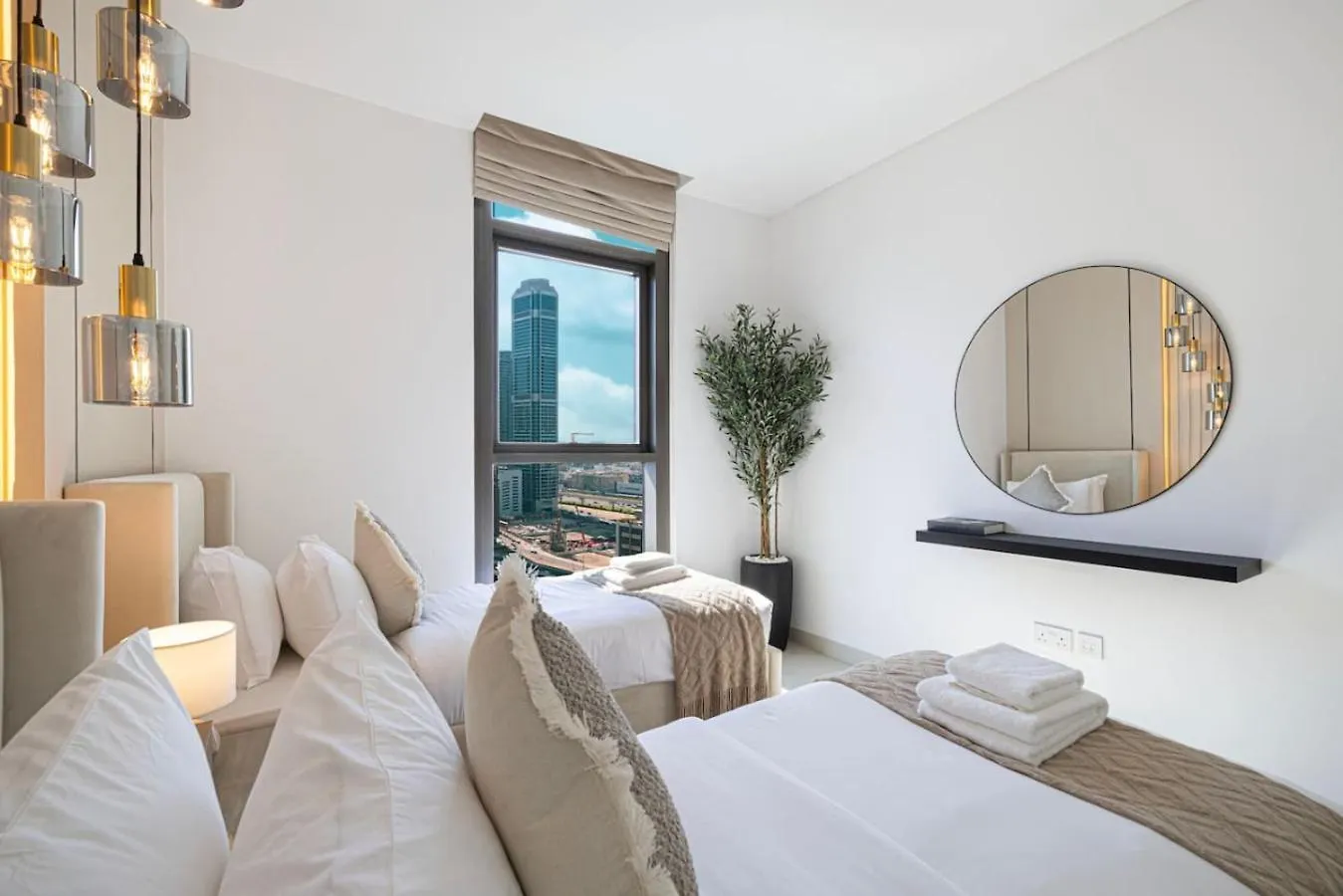 Apartment Modern Comfort - Views In Prime Downtown - 2Br 6 Guests Dubai