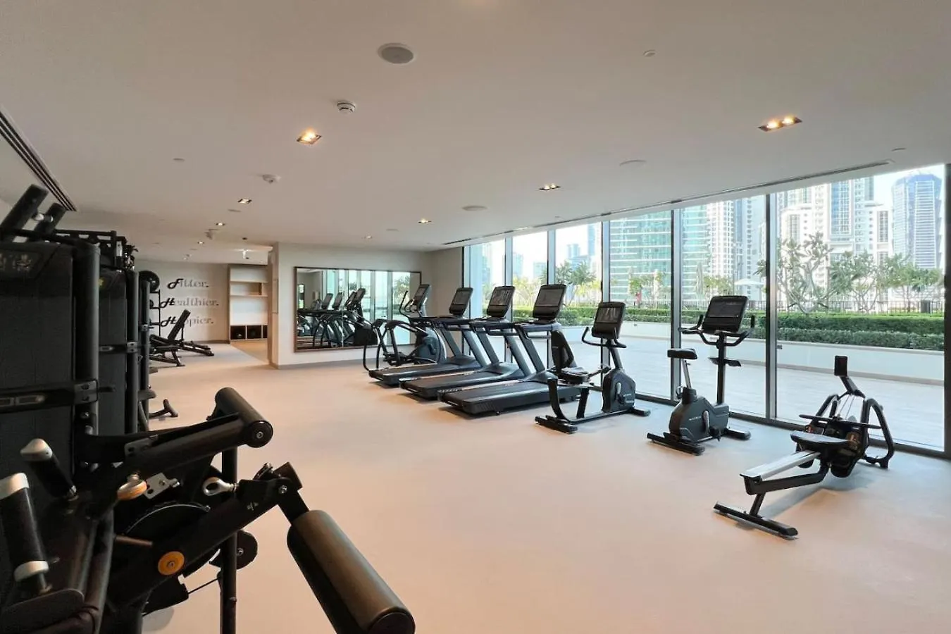 Modern Comfort - Views In Prime Downtown - 2Br 6 Guests Dubai Apartment