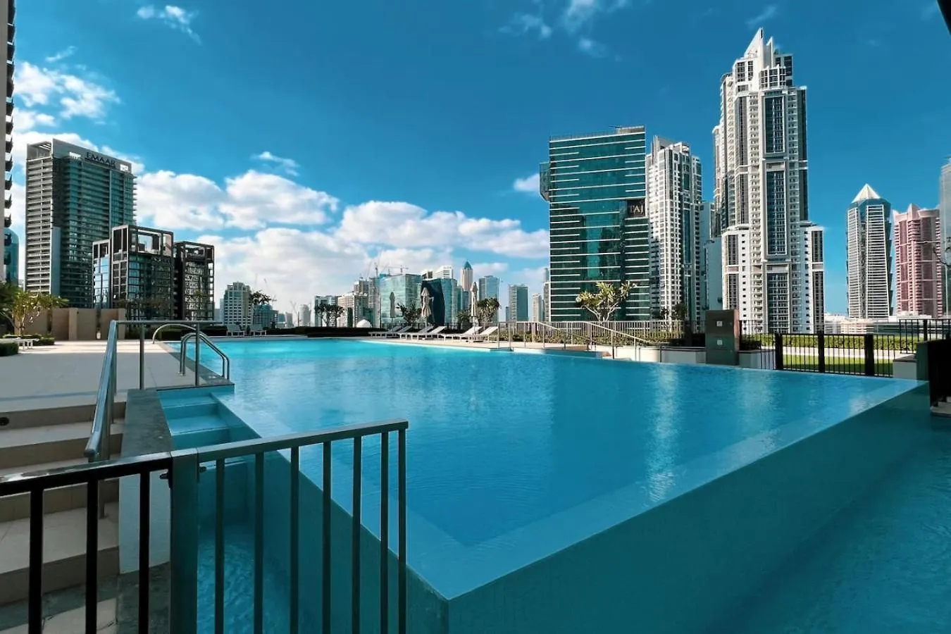 Apartment Modern Comfort - Views In Prime Downtown - 2Br 6 Guests Dubai