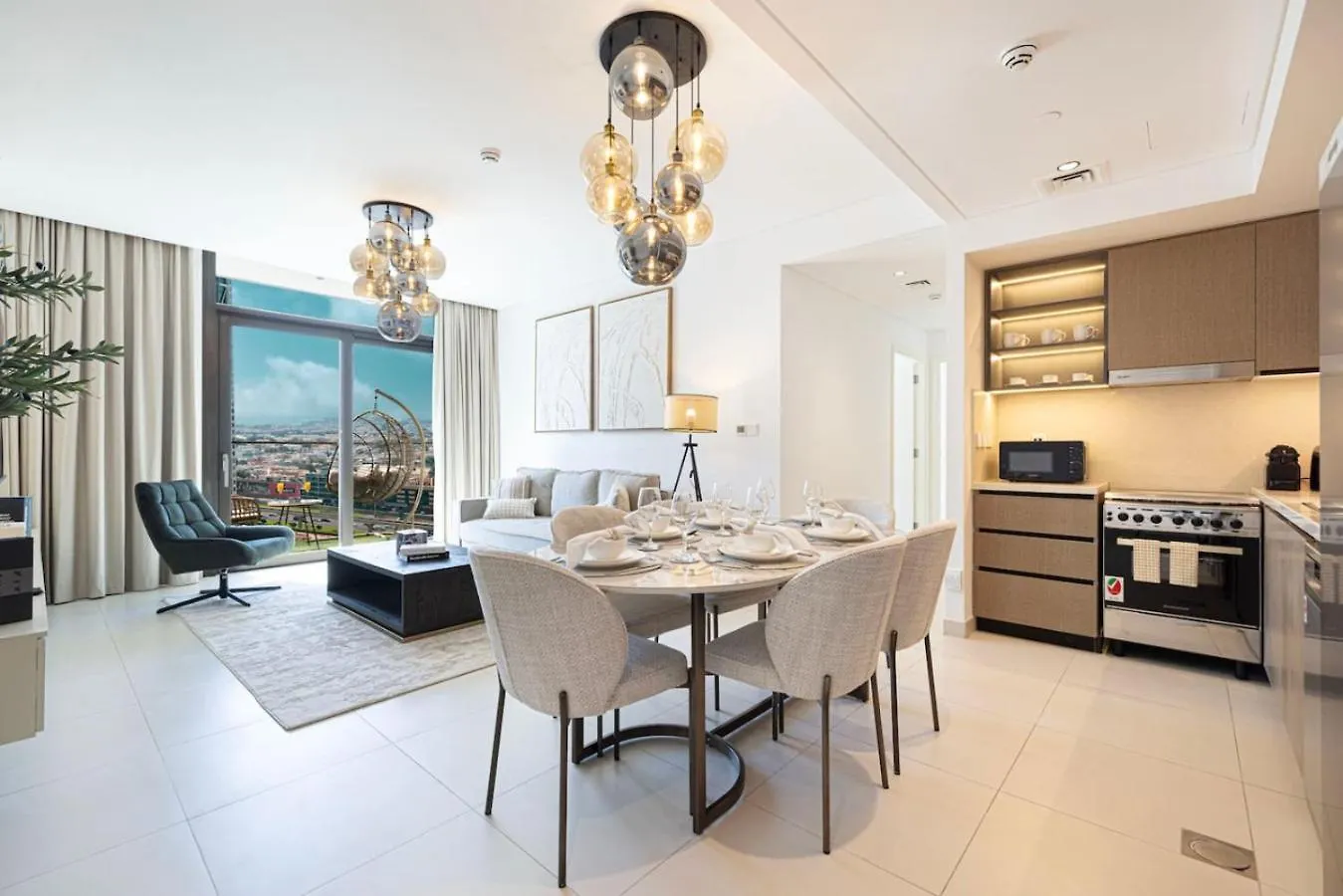 Modern Comfort - Views In Prime Downtown - 2Br 6 Guests Dubai 0*,