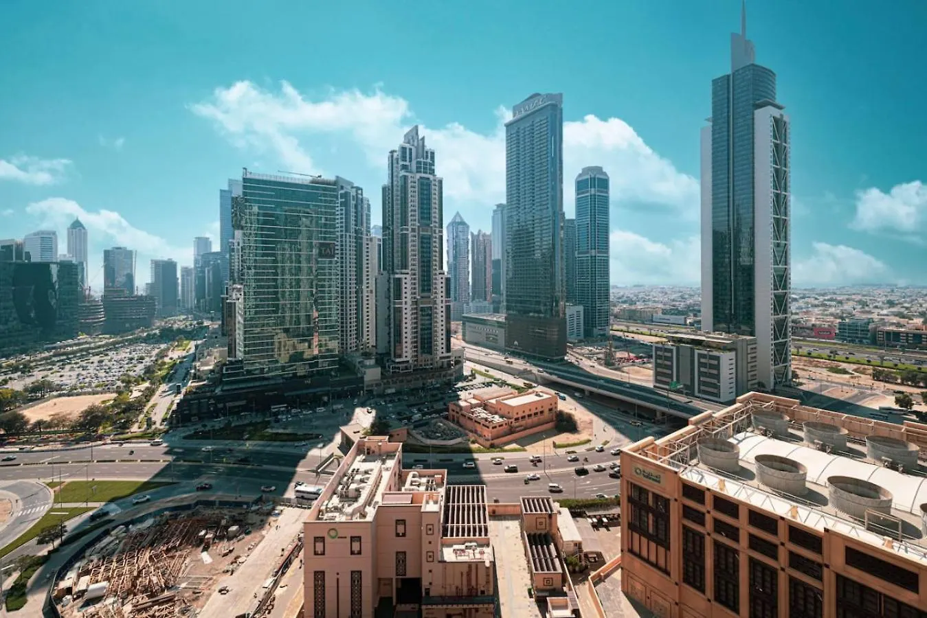 Modern Comfort - Views In Prime Downtown - 2Br 6 Guests Dubai